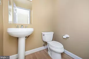 709 Belmont Bay Dr, Woodbridge, VA 22191 - Photo 15