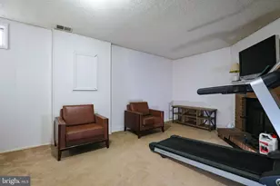 13568 Bentley Cir, Woodbridge, VA 22192 - Photo 17