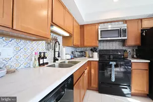 13568 Bentley Cir, Woodbridge, VA 22192 - Photo 5