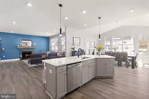 15911 Aerial View Rd, Woodbridge, VA 22193 - Photo 5