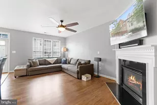 2456 Eastbourne Dr, Woodbridge, VA 22191 - Photo 33