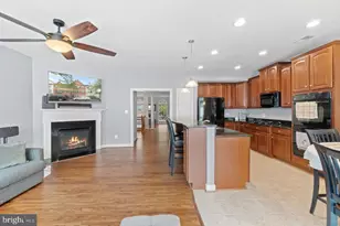 2456 Eastbourne Dr, Woodbridge, VA 22191 - Photo 35