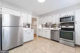 1427 Admiral Dr, Woodbridge, VA 22192 - Photo 7