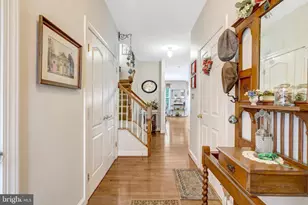 14808 Cypress Park Ln, Haymarket, VA 20169 - Photo 5