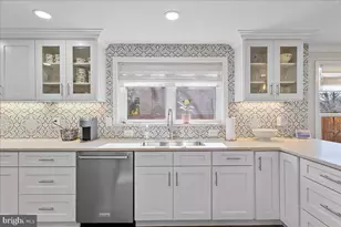 15401 Silvan Glen Dr, Dumfries, VA 22025 - Photo 7