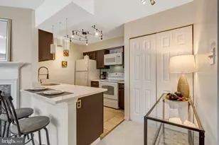 12164 Springwoods Dr, Woodbridge, VA 22192 - Photo 9