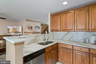 5031 Anchorstone Dr, Woodbridge, VA 22192 - Photo 15