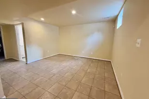 12410 Iona Sound Dr, Bristow, VA 20136 - Photo 9