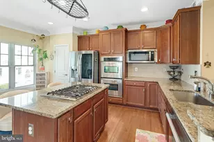 114 Mt High St, Occoquan, VA 22125 - Photo 7