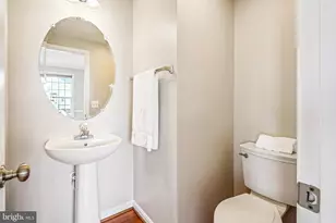 2433 Battery Hill Cir, Woodbridge, VA 22191 - Photo 17