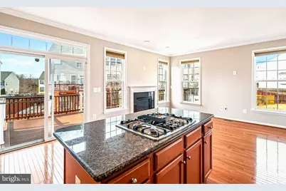 2433 Battery Hill Circle, Woodbridge, VA 22191 - Photo 11