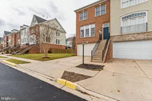6910 Stanwick Square, Gainesville, VA 20155 - Photo 3