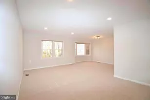 12318 Cinnamon St, Woodbridge, VA 22192 - Photo 7