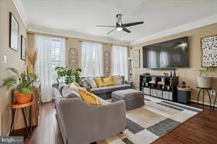 6804 Bryson Cir, Haymarket, VA 20169 - Photo 7