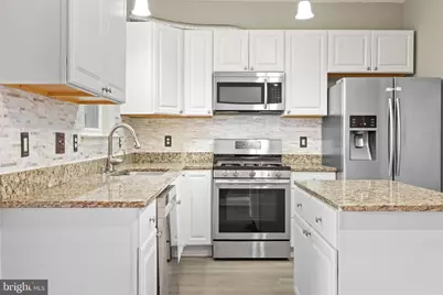 16865 Brandy Moor Loop, Woodbridge, VA 22191 - Photo 5