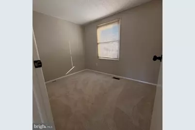 13508 Bentley Circle, Woodbridge, VA 22192 - Photo 9