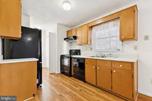 7830 Lake Dr, Manassas, VA 20111 - Photo 9