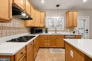 7224 Winnipeg Ct, Gainesville, VA 20155 - Photo 9