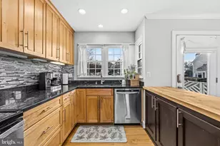 12833 Mill Brook Ct, Woodbridge, VA 22192 - Photo 9