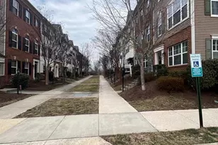 4302 Potomac Highlands Cir, Triangle, VA 22172 - Photo 3