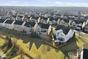 8831 Calbera Ct, Gainesville, VA 20155 - Photo 7