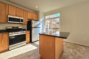 15334 Elizabeth Burbage Loop, Woodbridge, VA 22191 - Photo 7