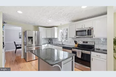 16041 Macedonia Drive, Woodbridge, VA 22191 - Photo 5