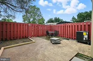 2421 Kilpatrick Pl, Dumfries, VA 22026 - Photo 11