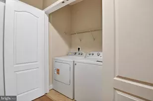 16942 Chesley Pl, Woodbridge, VA 22191 - Photo 13