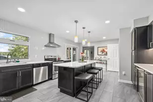 18505 Cabin Rd, Triangle, VA 22172 - Photo 11