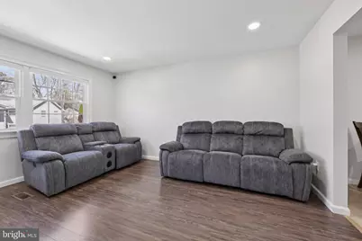 4609 Hamilton Drive, Woodbridge, VA 22193 - Photo 9