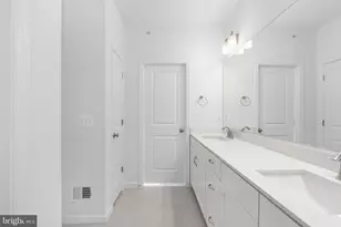 2550 Neabsco Common Pl, Woodbridge, VA 22191 - Photo 27