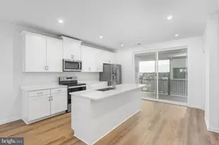 2550 Neabsco Common Pl, Woodbridge, VA 22191 - Photo 9