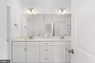 2550 Neabsco Common Pl, Woodbridge, VA 22191 - Photo 25