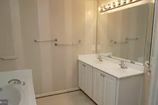 1469 Fawn Hollow Ln, Woodbridge, VA 22191 - Photo 9