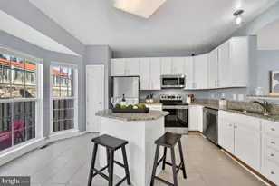 1252 Corbett Pl, Woodbridge, VA 22191 - Photo 21