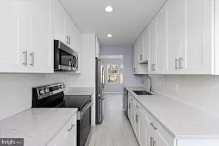 12304 Woodlawn Ct, Woodbridge, VA 22192 - Photo 3