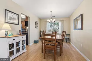 2617 Woodfern Ct, Woodbridge, VA 22192 - Photo 11