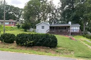 18318 Sharon Rd, Triangle, VA 22172 - Photo 1