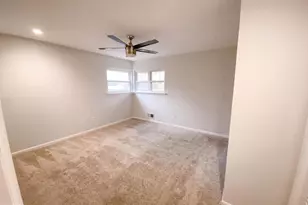 18320 Candice Dr, Triangle, VA 22172 - Photo 9