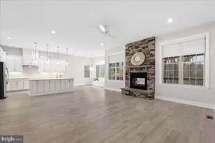 13712 Long Ridge Dr, Gainesville, VA 20155 - Photo 5