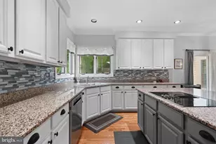 4209 Hardy Ridge Dr, Woodbridge, VA 22192 - Photo 17