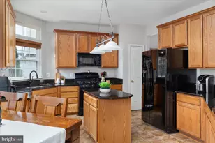 8107 Landfall Ct, Gainesville, VA 20155 - Photo 15