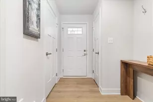 10318 Heritage Trl Ct, Manassas, VA 20109 - Photo 3