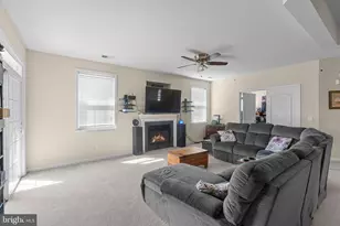 13879 Gullane Dr, Woodbridge, VA 22191 - Photo 15