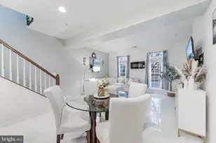 6908 Kona Dr, Gainesville, VA 20155 - Photo 11