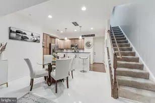 6908 Kona Dr, Gainesville, VA 20155 - Photo 9