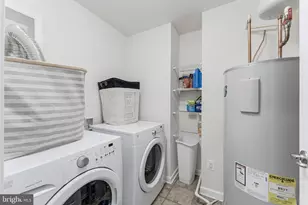 6908 Kona Dr, Gainesville, VA 20155 - Photo 21