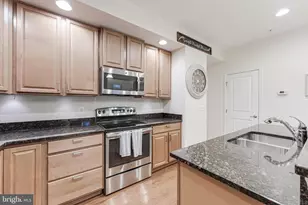 6908 Kona Dr, Gainesville, VA 20155 - Photo 17