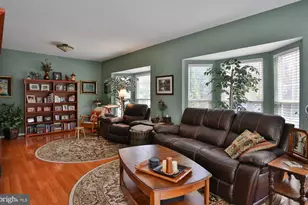 5111 Lands End Ct, Dumfries, VA 22025 - Photo 3